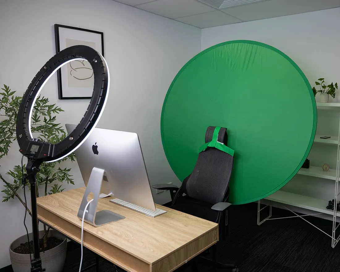 Collapsible 56"/142cm Portable Pop-up Green Screen Backdrop with Chair Attachment