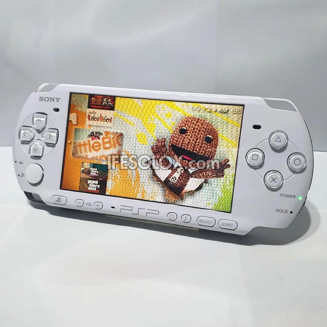 PlayStation Portable PSP 3000 series Brite Game Console with 16GB Memory Stick and 15 Games (White) - Foreign Used